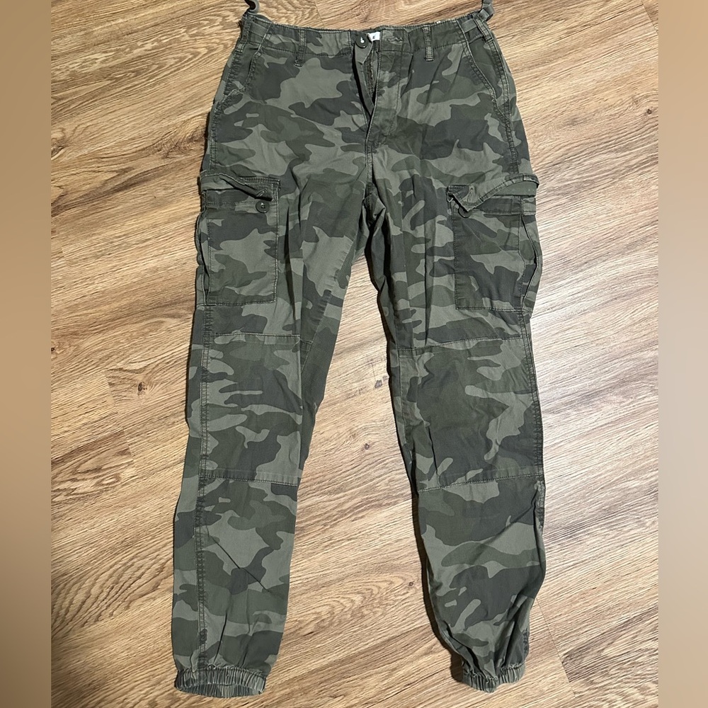 Garage Camo Joggers size 3